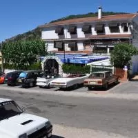 Hotel Hostal Minigolf El Meson en almendral-de-la-canada
