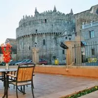 Hotel Hostal Restaurante Puerta del Alcázar en palacios-de-goda