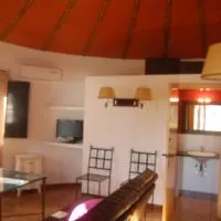Hotel CHOZOS de la DEHESA en pueblonuevo-del-guadiana