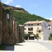 Hotel Hostal Restaurante La Muralla en valdemoro-sierra